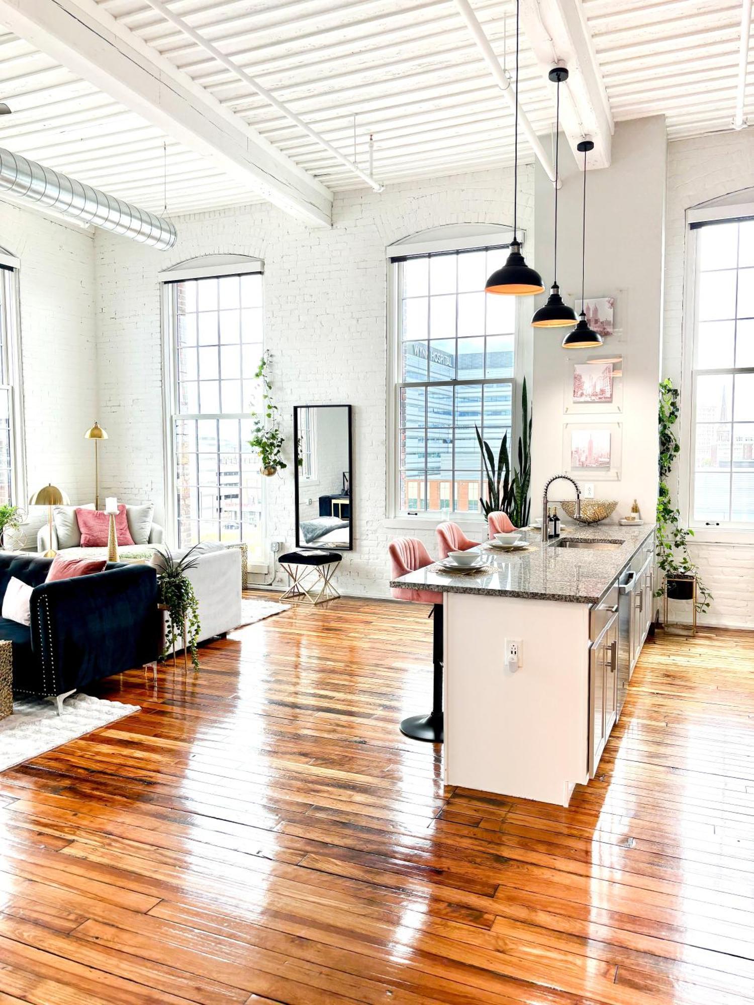 2Br 2Br Le Chateau 505 Lux Penthouse In A Historic Building Utica Esterno foto