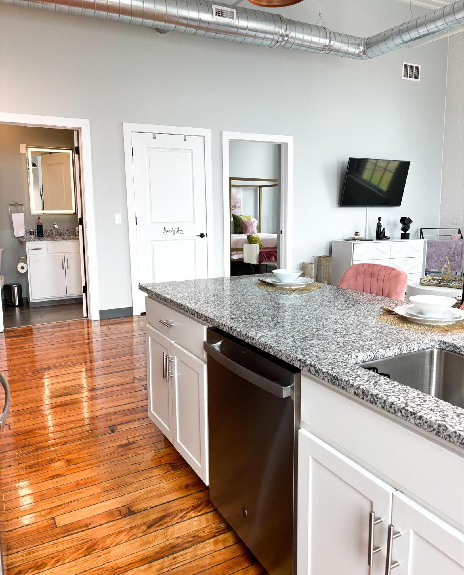 2Br 2Br Le Chateau 505 Lux Penthouse In A Historic Building Utica Esterno foto