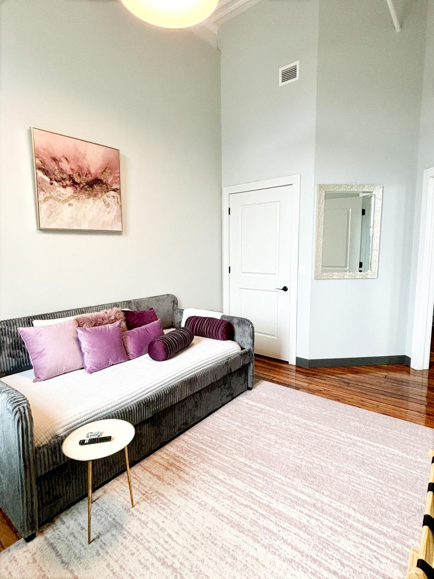2Br 2Br Le Chateau 505 Lux Penthouse In A Historic Building Utica Esterno foto